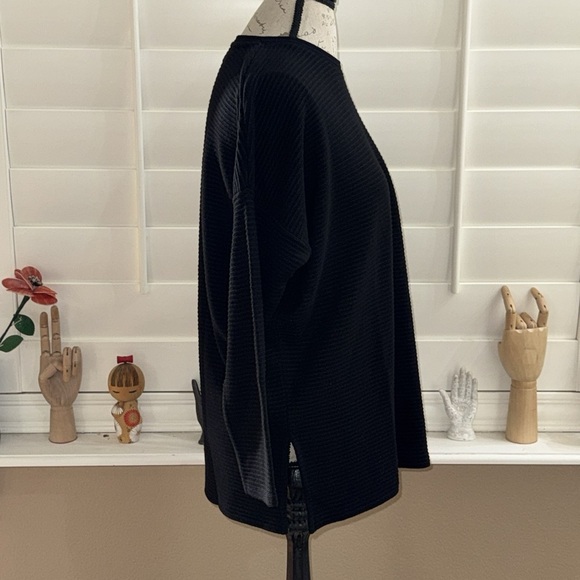 Chico's Ribbed Knit Structured Tunic Top Black - Picture 2 of 10